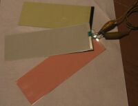 白色ELはピンク色