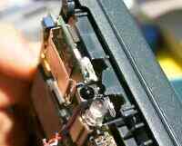 SWをを取り付けたために、本体のカッティングが必要