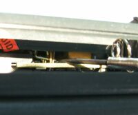 電池クリップを外す