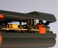 底蓋の電池側が浮く