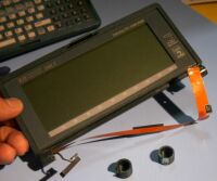 ヒンジキャップを外す