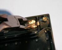 ロック部材を外す