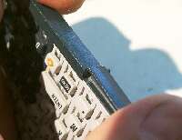 筐体前面の割れ