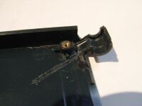 長めのピアノ線を補強材として組み込む