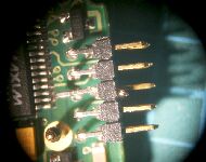 ピンが押し込まれて折れたようになった