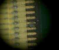 電極間に汚れがある