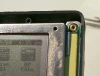 フレキをスポンジで固定