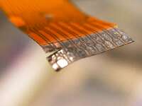 基板への接続部が切れている