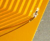 バイパス用の電線を半田付けする