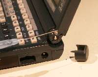 ヒンジキャップを取ってアルコールを滴下する