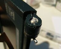 はみ出すほどに注入されたグリス