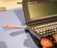 付箋紙の余分を切断する