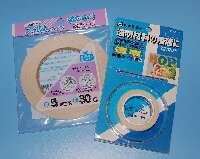 プラスティックベースの両面テープ