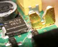 電極の角を削って隙間を増やした