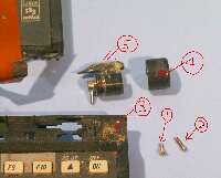 ネジが長く、筐体を傷つけた例