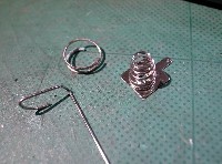 新品のスプリング部を取り付ける